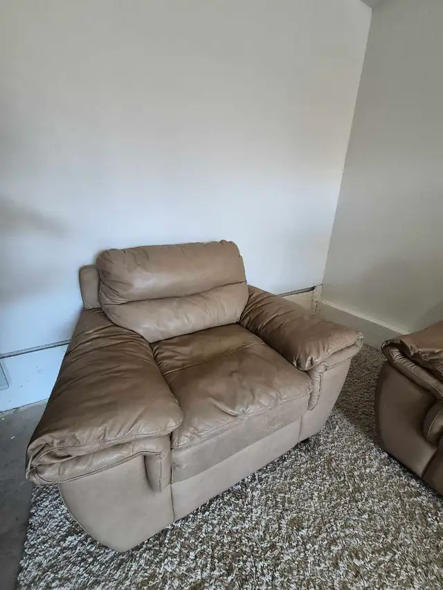FREE DELIVERY Beautiful Leather Matching 3 Seater Sofa & 1 Seate - Photo 7