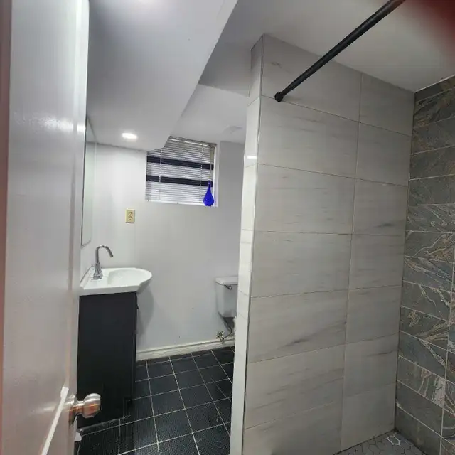 Rent beautiful renovated  1 bedroom apartment - Photo 6