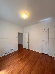 4.5 next to Metro Beaubien Avail Now (2 closed bedrooms)