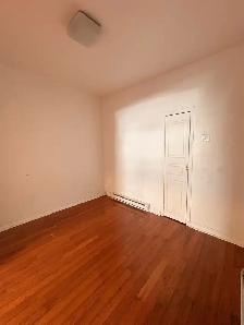 4.5 next to Metro Beaubien Avail Now (2 closed bedrooms) - Photo 9
