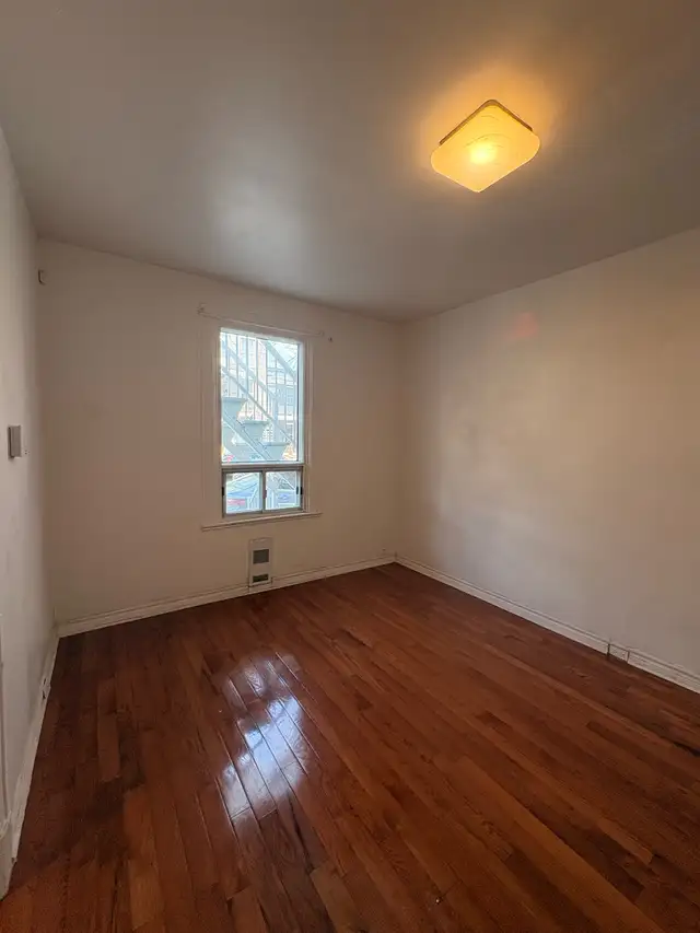 4.5 in Petite Patrie / Métro Beaubien (Avail Now) - Photo 10