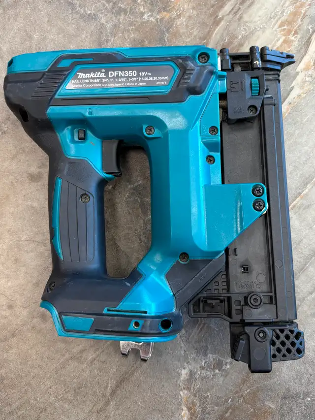 Makita DFN350 Cordless Brad Nailer