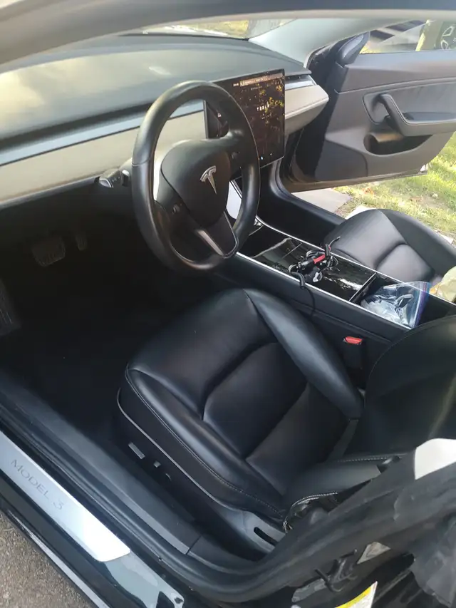 Tesla 2019 Model 3 (Private sale/No Clutch) - Photo 4
