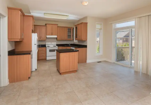 For Lease - Gorgeous Custom ~3,200SF Home in Markham - Photo 6