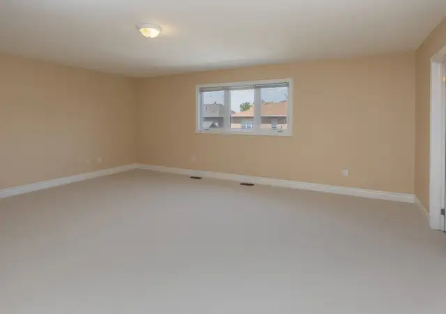 For Lease - Gorgeous Custom ~3,200SF Home in Markham - Photo 7