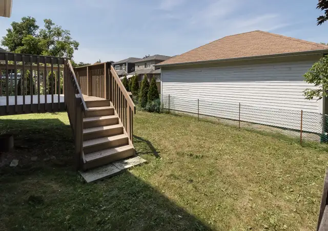 For Lease - Gorgeous Custom ~3,200SF Home in Markham - Photo 9