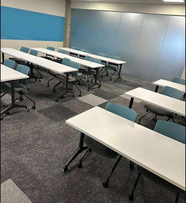 Complete Training/Class Room Desk, School Chairs, Furniture - Photo 2