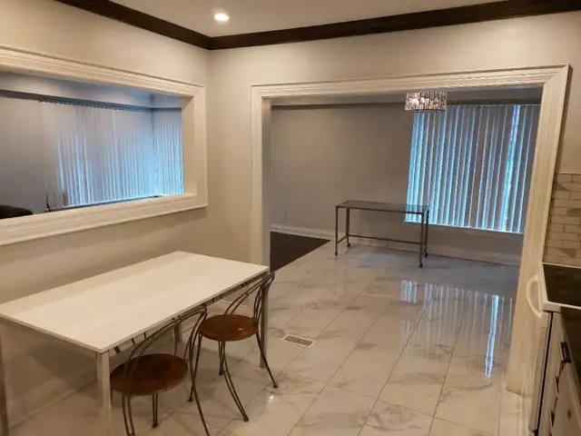 Gorgeous 3 bedroom MAIN FLOOR House - Photo 4