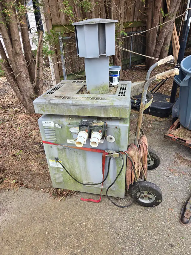free pool heater.  As is. No information on it. - Photo 3