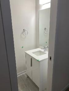 Beautiful 2 bedroom (plus den), 2.5 bathroom, modern townhome - Photo 10