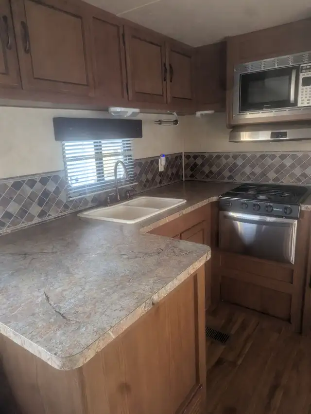 36' travel trailer Salem by Forest River couples retreat, - Photo 10