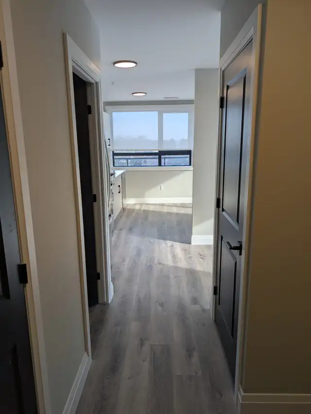 Bachelor & 3 Bedroom Units Available in North London at Staxlyfe - Photo 3
