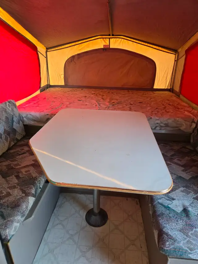 Palomino Filly Tent Trailer  1995 - Photo 2