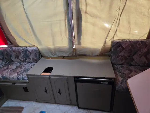 Palomino Filly Tent Trailer  1995 - Photo 4