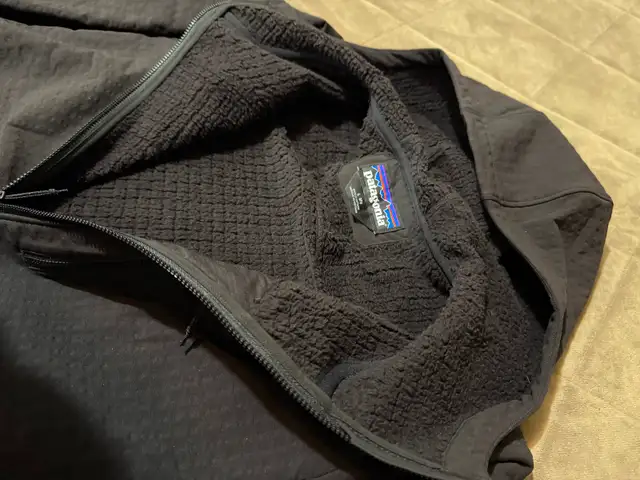Mens (L) black Patagonia R2 TechFace Pullover Hoody very warm. - Photo 3