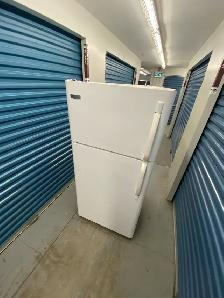 FRIDGDAIRE TOP FREEEZER FRIDGE