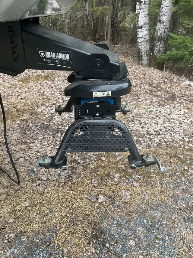 Reese 20k Fifth Wheel hitch - Photo 2