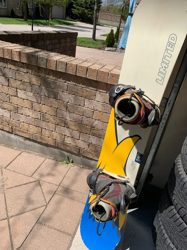 snowboard bindings and boots - Photo 2