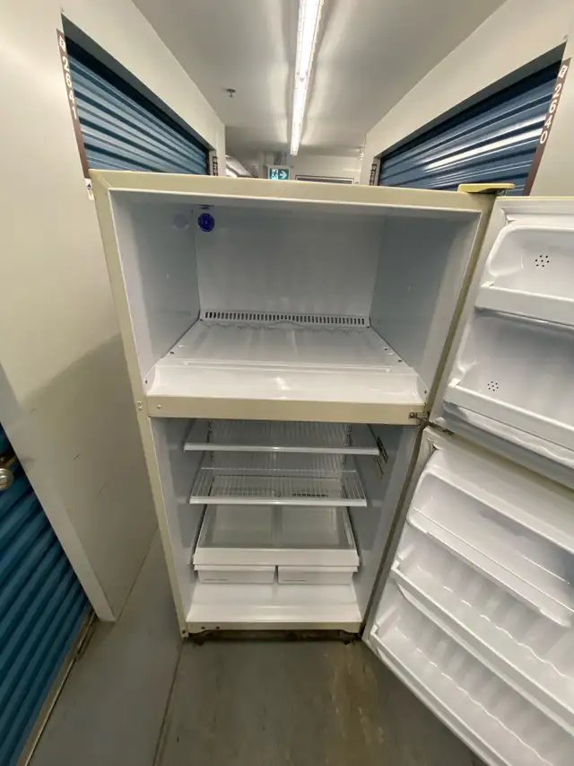 TOP FREEZER FRIDGE AVAILABLE - Photo 10