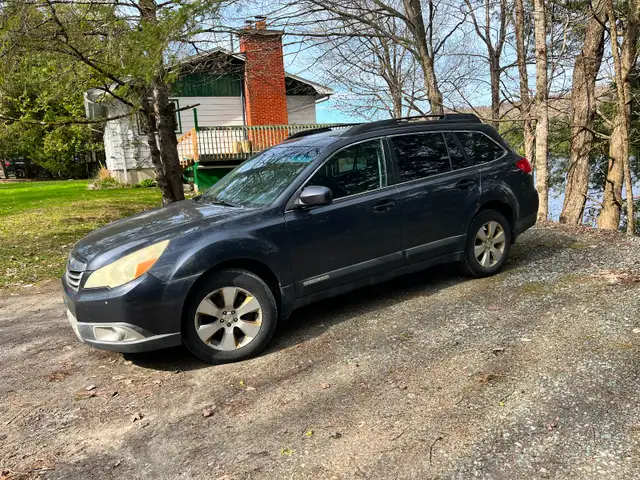 Subaru Outback 2011 - Photo 2