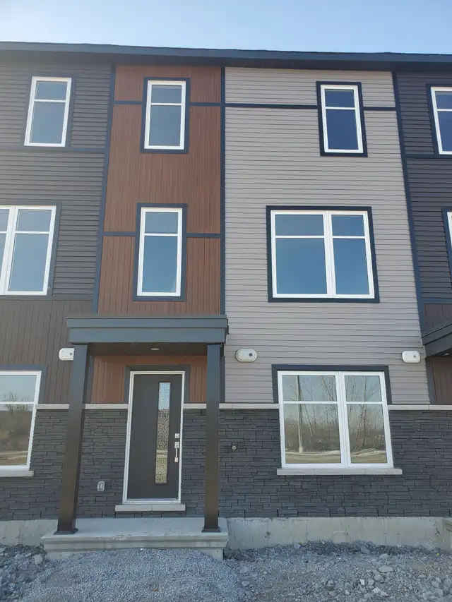 Modern 3-Storey Townhouse for Rent in North Kanata(Arcadia) - Photo 10