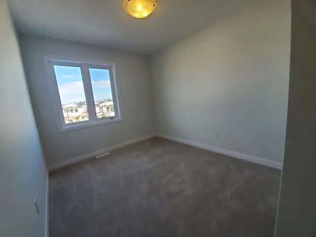Modern 3-Storey Townhouse for Rent in North Kanata(Arcadia) - Photo 12