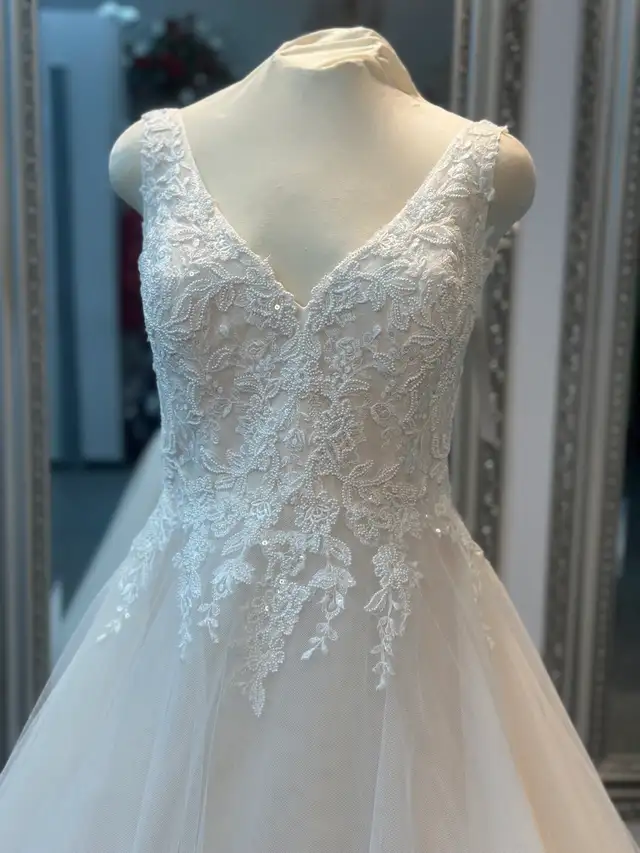 NEW Tulle Wedding Gown - Photo 2