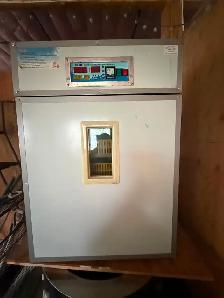 352 egg incubator