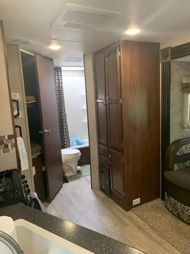 Coachman Freedom Express Trailer - Photo 8
