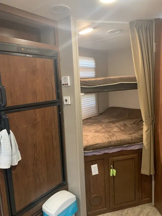 Coachman Freedom Express Trailer - Photo 9