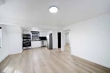 2 Bedroom Upper Apartment - Photo 2