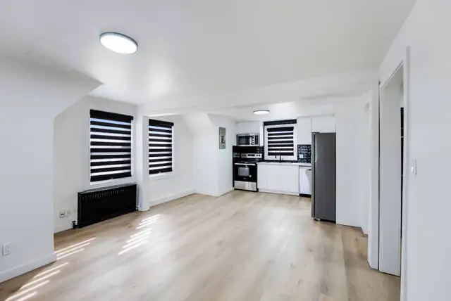 2 Bedroom Upper Apartment - Photo 3