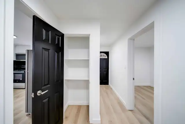 2 Bedroom Upper Apartment - Photo 9