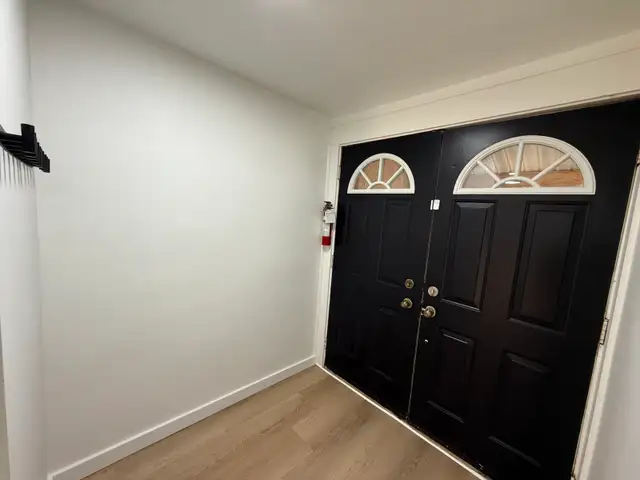 2 Bedroom Upper Apartment - Photo 15