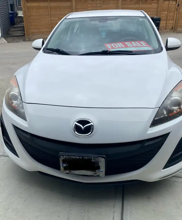 2010 Mazda 3 sedan - Photo 3