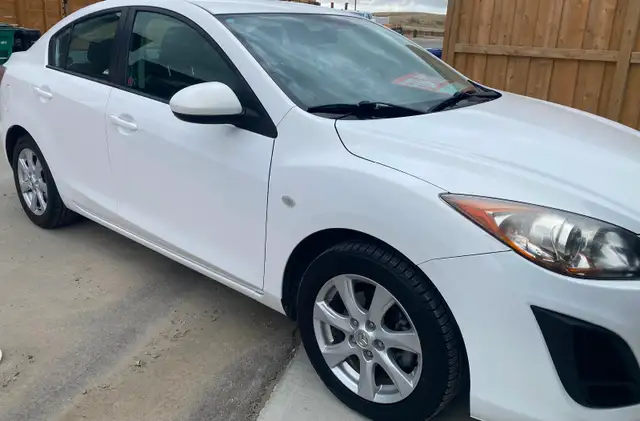 2010 Mazda 3 sedan - Photo 4