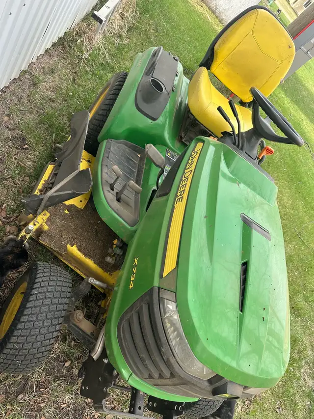 John Deere X734