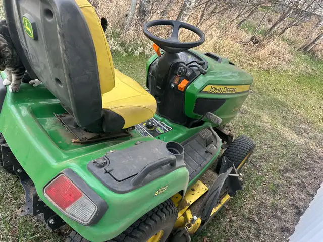 John Deere X734 - Photo 2