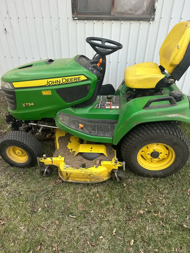 John Deere X734 - Photo 4