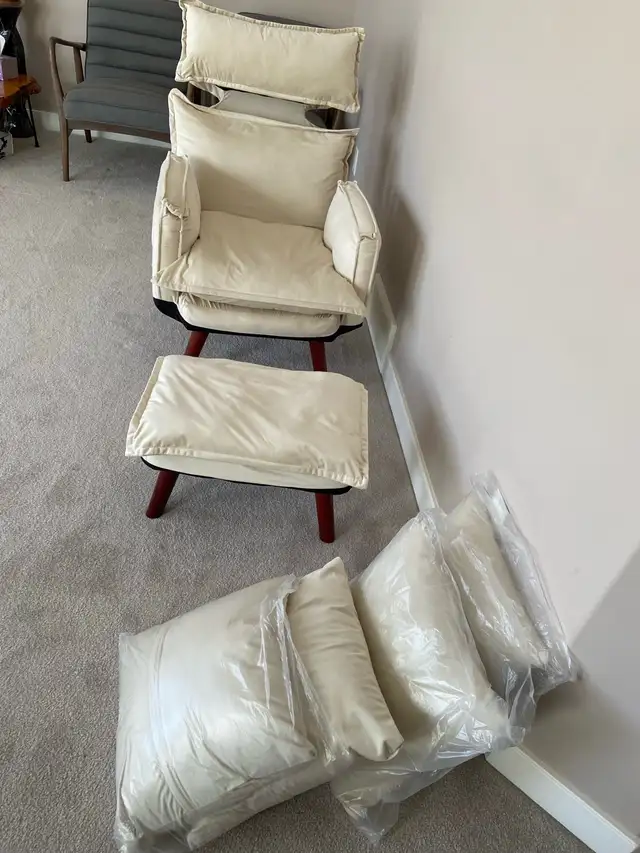 Cream fabric reclining arm chair $250.  Ottoman, 4 pillow - Photo 6