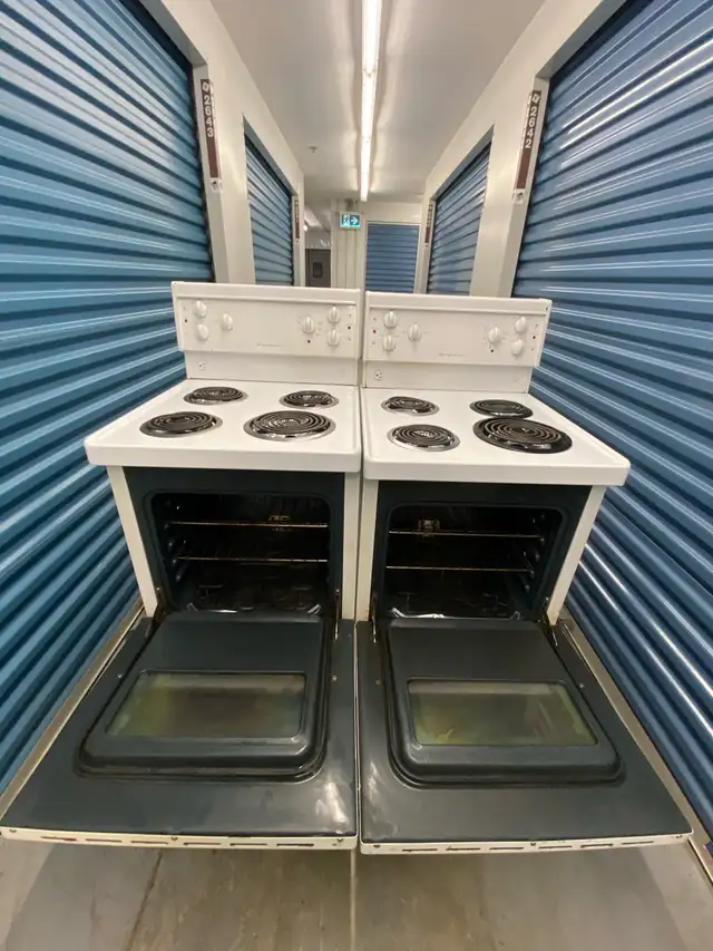 SLIGHTLY USED ELECTRIC STOVES - Photo 4