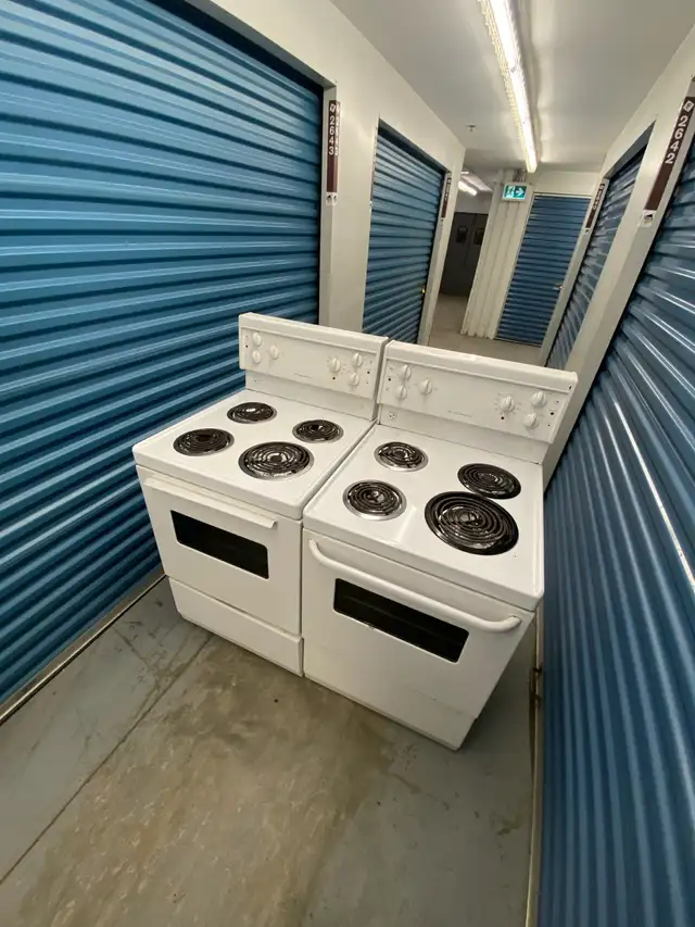 SLIGHTLY USED ELECTRIC STOVES - Photo 9
