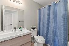 Well-Maintained 3bdrm Bi-Level w/ Bright Open Concept Layout! - Photo 7
