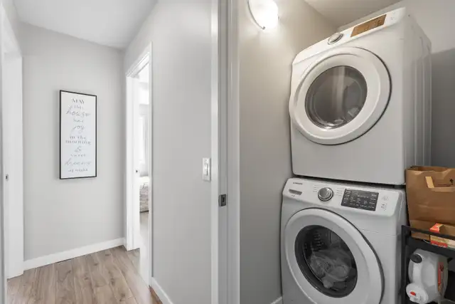 Well-Maintained 3bdrm Bi-Level w/ Bright Open Concept Layout! - Photo 8