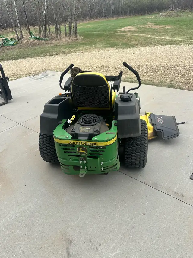 John Deere z465 zero turn mower - Photo 3
