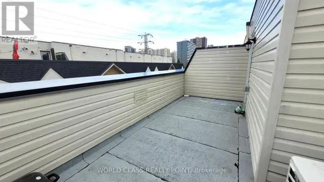 2 bedroom stacked townhouse condo for rent - Eglinton and Allen - Photo 5