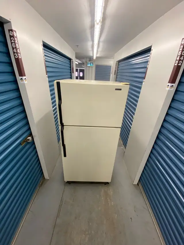 REFRIGERATOR AVAILABLE CLEAN N READY - Photo 2