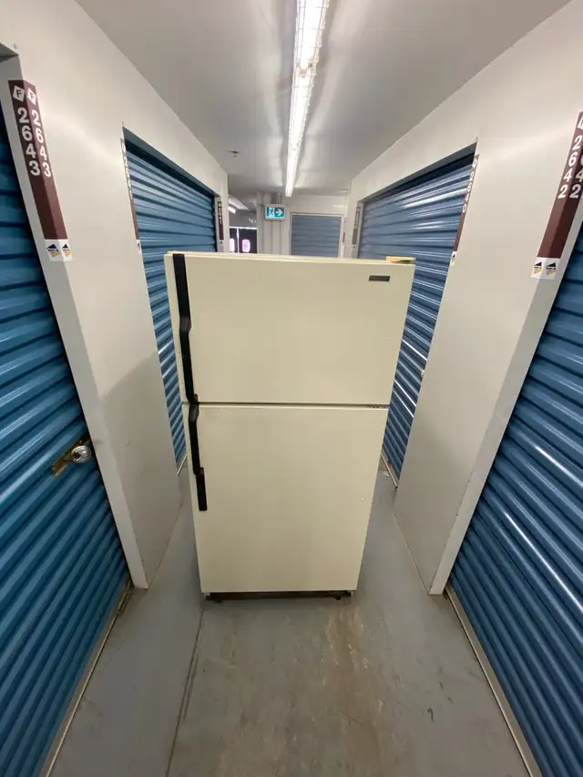 REFRIGERATOR AVAILABLE CLEAN N READY - Photo 5