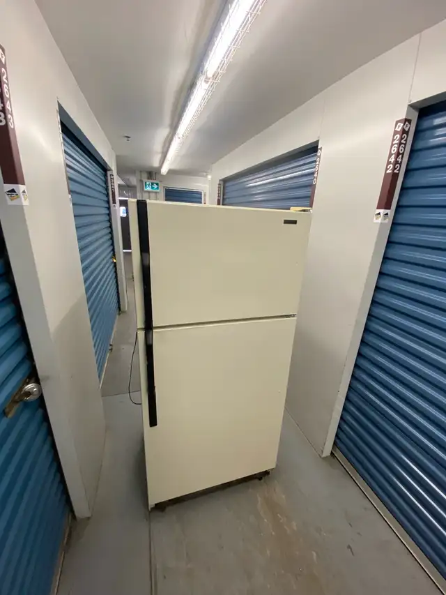 REFRIGERATOR AVAILABLE CLEAN N READY - Photo 6