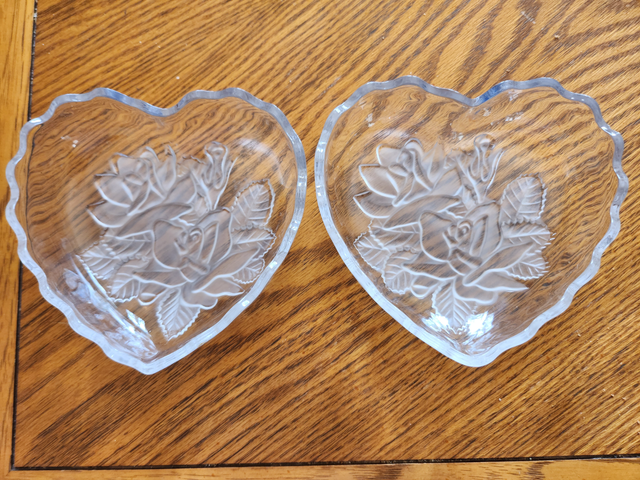 Très jolie bonbonnière en verre.  Parfait état. - Photo 3